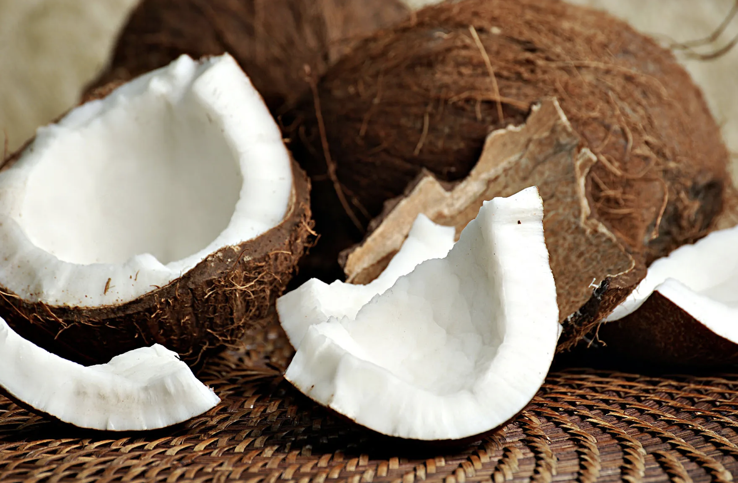 Coconut-Derived Monolaurin: A Natural Supplement